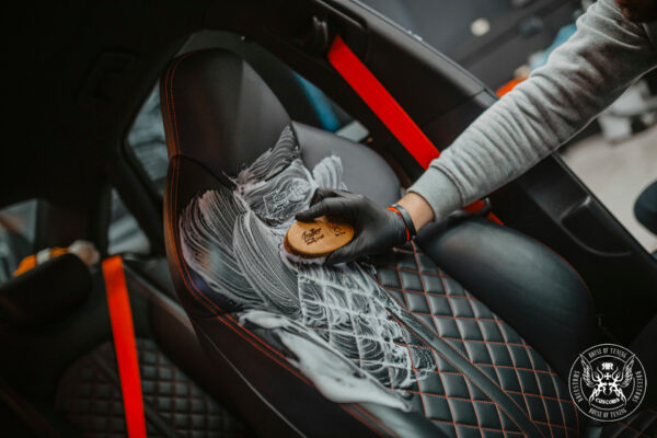 Imagen de Leather cleaner bad boys rrcustoms