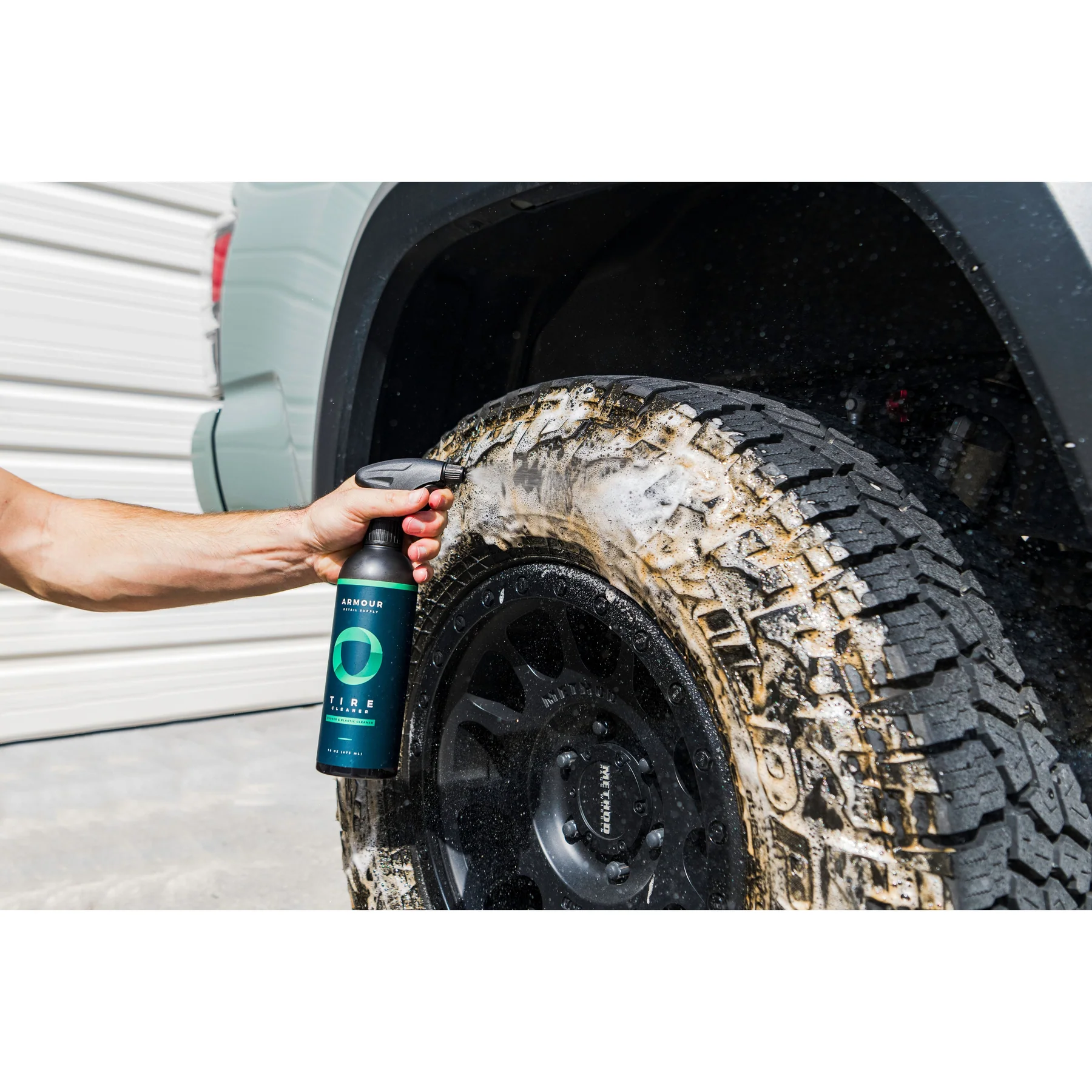 Armour tire cleaner 473ml 1 Imagen de Armour tire cleaner 473ml 1